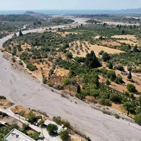 Goldie's * Malona Village
